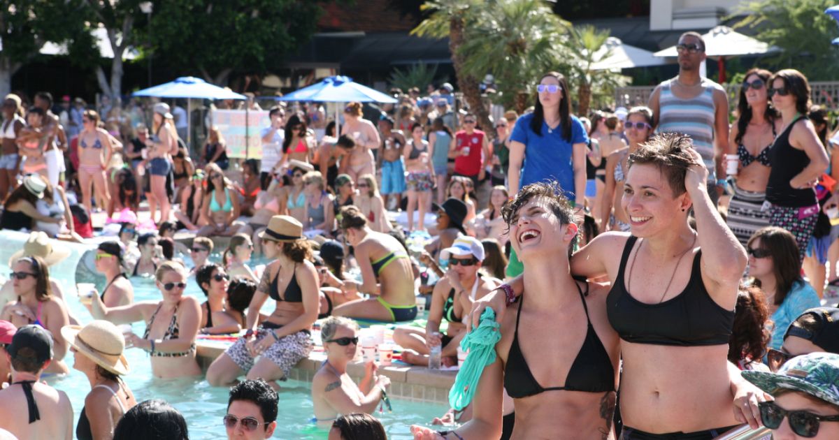 Çölün ortasında 20.000 lezbiyen: Dinah festivaline hoşgeldiniz! | Kaos GL - LGBTİ+ Haber Portalı Haber