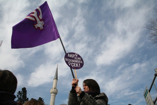 HDP: AKP&rsquo;li erkek vekiller kadına yönelik şiddeti meşrulaştırıyor! Kaos GL - LGBTİ+ Haber Portalı
