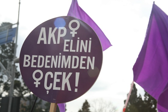 &lsquo;Kadına karşı suçlar, suç olmaktan çıkartılıyor&rsquo; Kaos GL - LGBTİ+ Haber Portalı