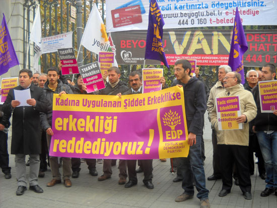 Erkekler &lsquo;Erkekliği&rsquo; Reddetti! Kaos GL - LGBTİ+ Haber Portalı