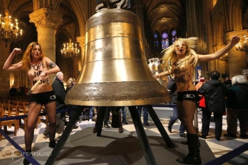 FEMEN&rsquo;den Papa&rsquo;ya Güle Güle Eylemi Kaos GL - LGBTİ+ Haber Portalı