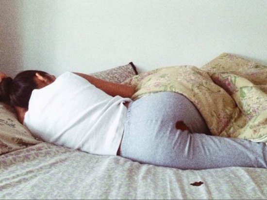 Instagram&rsquo;dan feminist şaire &lsquo;regl kanı&rsquo; sansürü Kaos GL - LGBTİ+ Haber Portalı