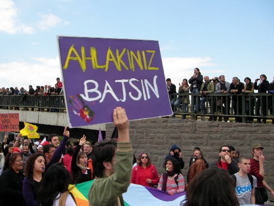 Eğitim-Sen: Ahlakınız Batsın! Kaos GL - LGBTİ+ Haber Portalı