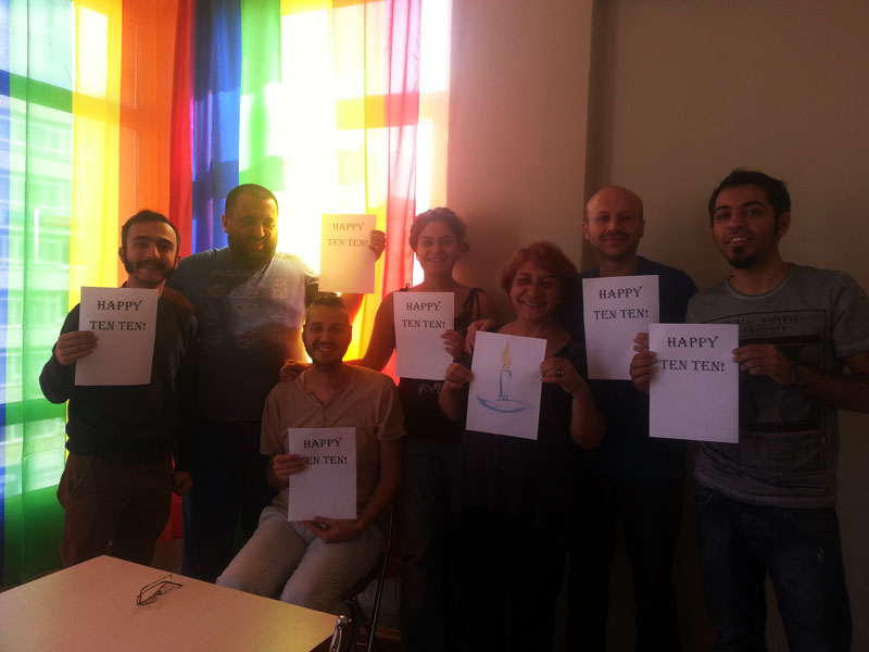 Cezayir&rsquo;deki LGBT Günü için, bir mum da sen yak! Kaos GL - LGBTİ+ Haber Portalı