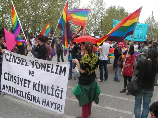 Ayrımcılık Devam Ediyor, Hükümet AB Müktesebatına Uymuyor! Kaos GL - LGBTİ+ Haber Portalı