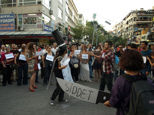 The fight back! Kaos GL - News Portal for LGBTI+