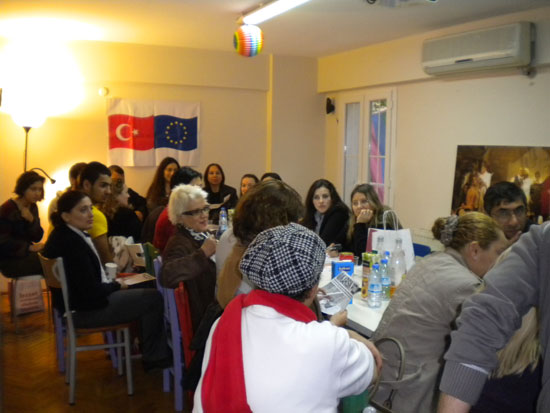 Bölgesel Eşitlik Forumu İzmir&rsquo;de Toplandı Kaos GL - LGBTİ+ Haber Portalı