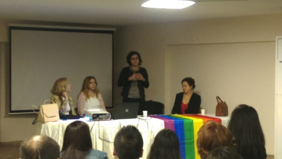İzmir&rsquo;de 20 Kasım etkinlikleri sona erdi Kaos GL - LGBTİ+ Haber Portalı