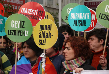 Siyah Pembe Üçgen'den Sivil ve Özgür Bir Topluma Giriş Dersi Kaos GL - LGBTİ+ Haber Portalı