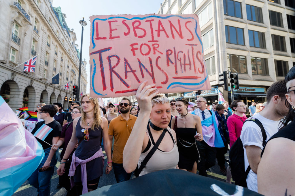 “Bugün kendimizi kimsesiz hissetmediğimiz yegane gün” | Kaos GL - LGBTİ+ Haber Portalı