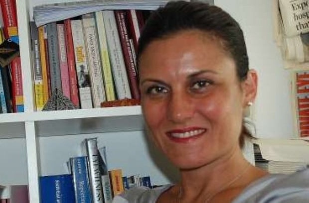 Yeni Akit, Esra Arsan&rsquo;ı Hedef Gösterdi Kaos GL - LGBTİ+ Haber Portalı