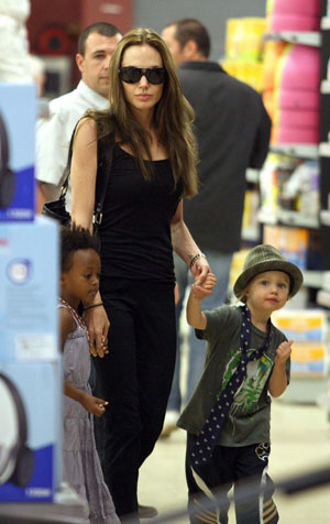 Jolie ve Pitt Çiftinin Çocukları Shiloh Transeksüel mi? Kaos GL - LGBTİ+ Haber Portalı