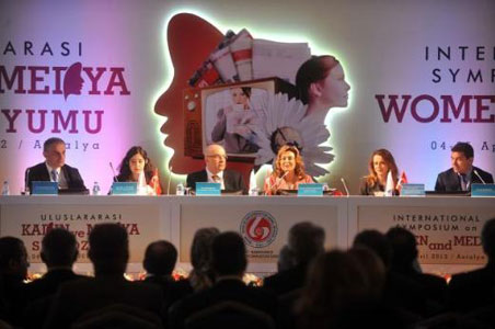 Antalya&rsquo;da &rsquo;Uluslararası Kadın ve Medya Sempozyumu&rsquo; Kaos GL - LGBTİ+ Haber Portalı