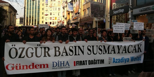 Özgür Gündem&rsquo;den tutuklu gazeteciler için çağrı Kaos GL - LGBTİ+ Haber Portalı