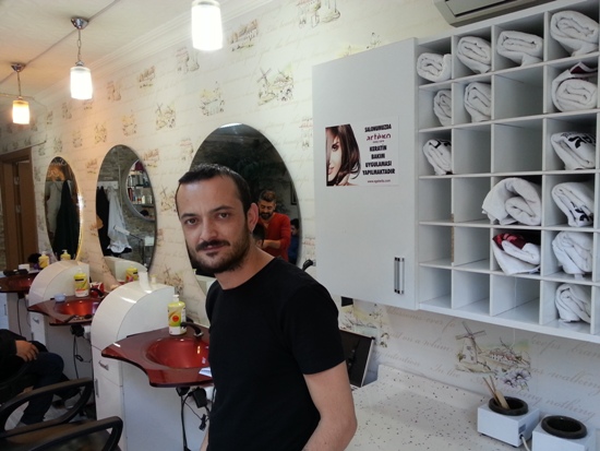 Kendin olabileceğin bir yer: Selçuk Günal Kuaför Kaos GL - LGBTİ+ Haber Portalı