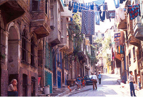 Af Örgütü, Tarlabaşı Tahliyelerine Karşı Türkiye&rsquo;yi Uyardı Kaos GL - LGBTİ+ Haber Portalı