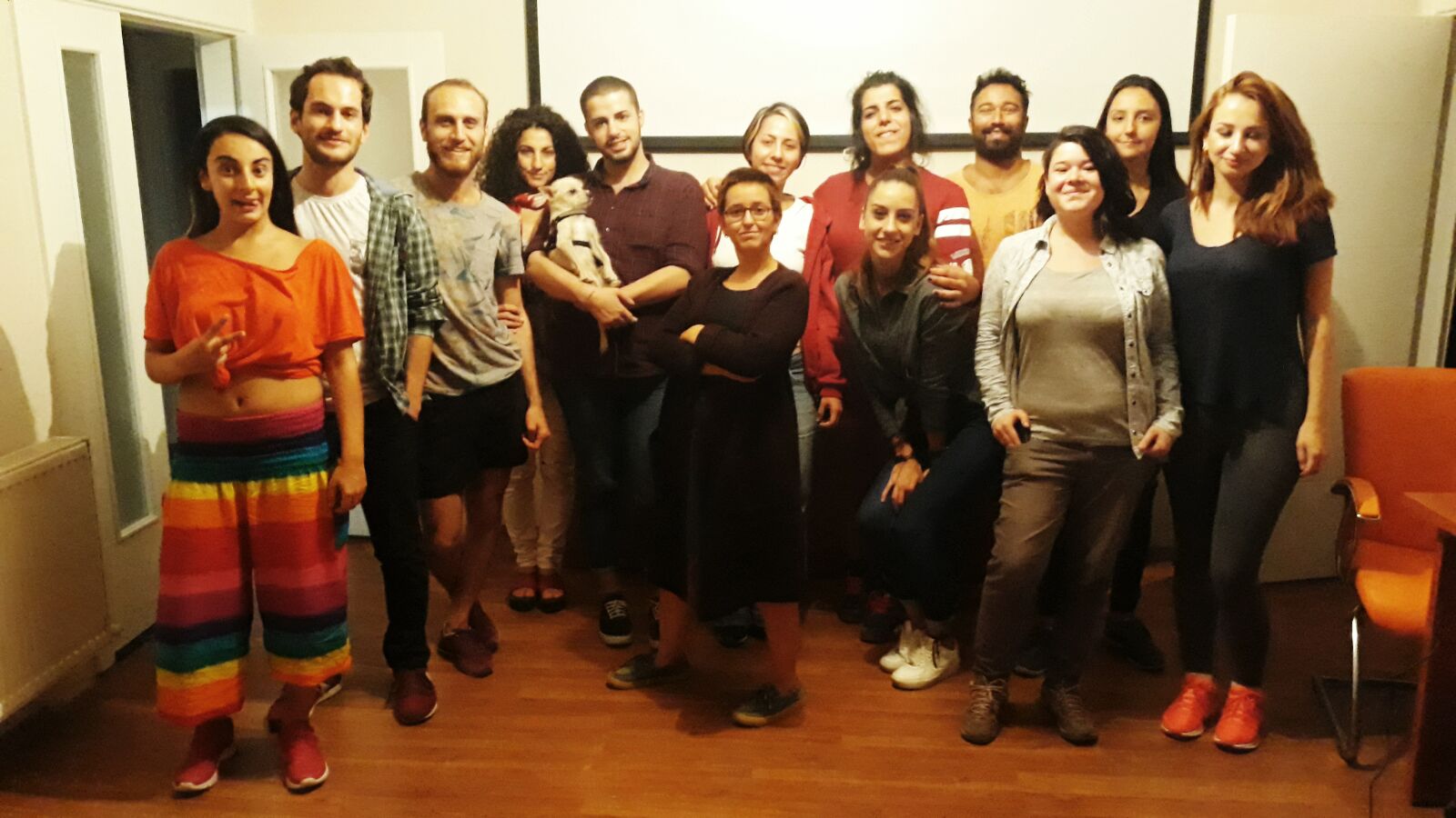 Pembe Hayat kışa hazır Kaos GL - LGBTİ+ Haber Portalı