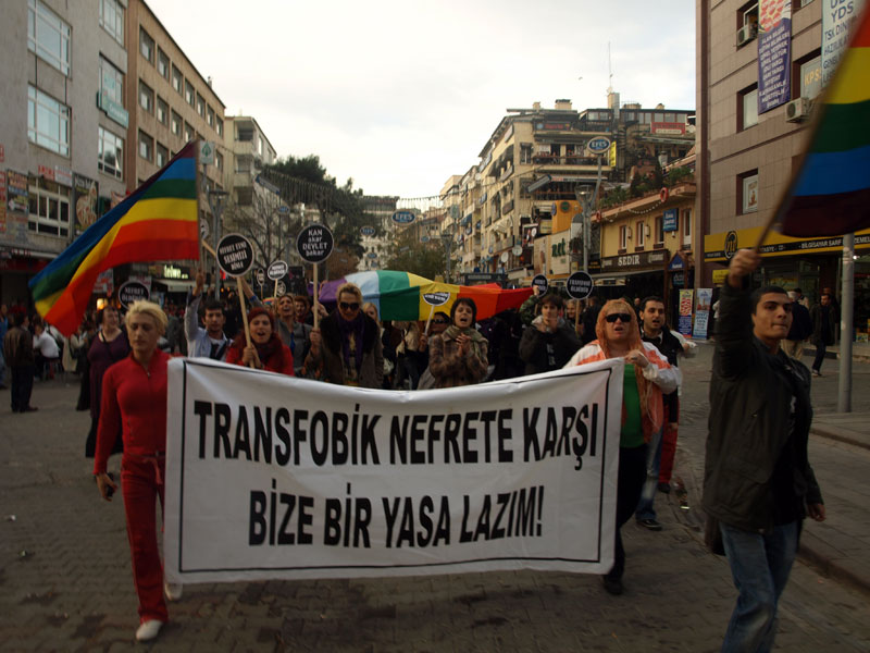İstanbul&rsquo;da İki Trans Kadına Çete Saldırısı! Kaos GL - LGBTİ+ Haber Portalı