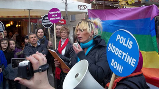 Trans Begüm&rsquo;ün Hukuksuzluk Mücadelesi Kaos GL - LGBTİ+ Haber Portalı