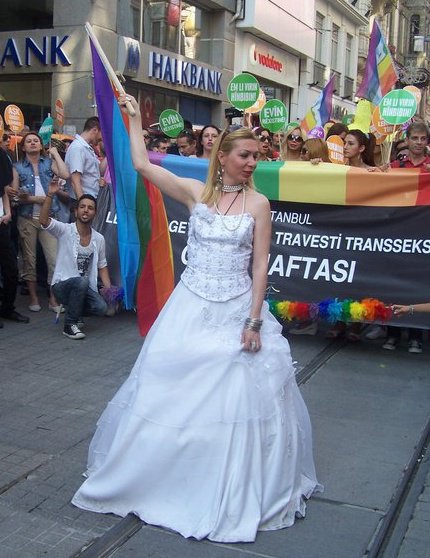 &lsquo;Kelimeler ve Şey&rsquo;ler&rsquo; Sinem Kuzucan Kaos GL - LGBTİ+ Haber Portalı