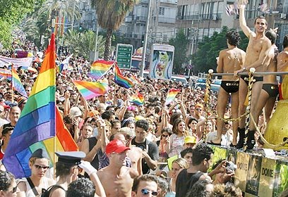 Tel Aviv Onur Yürüyüşü&rsquo;ne Binlerce Kişi Katıldı Kaos GL - LGBTİ+ Haber Portalı