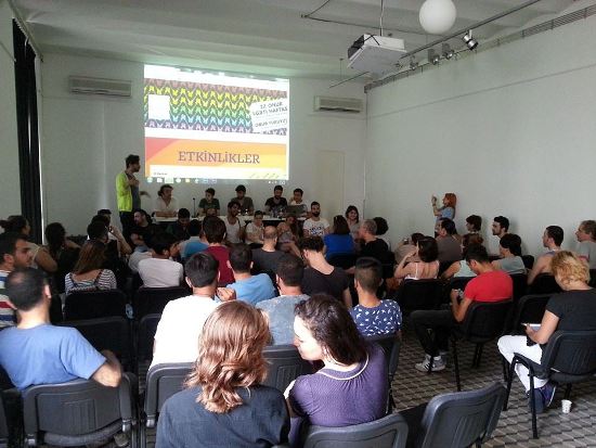 LGBTİ örgütlenmeleri her yerde: 3 kişi kalsak da devam! Kaos GL - LGBTİ+ Haber Portalı