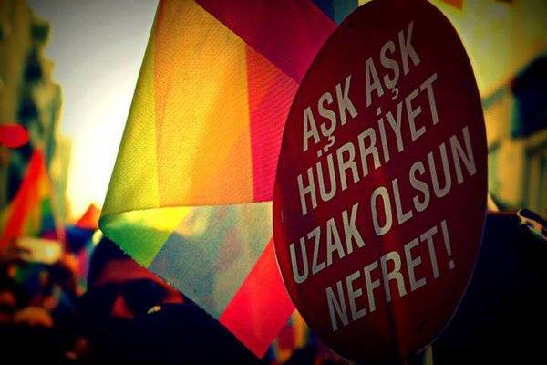 Hêvî LGBTİ aktivistlerine &lsquo;Allahüekber&rsquo; diyerek saldırdılar! Kaos GL - LGBTİ+ Haber Portalı