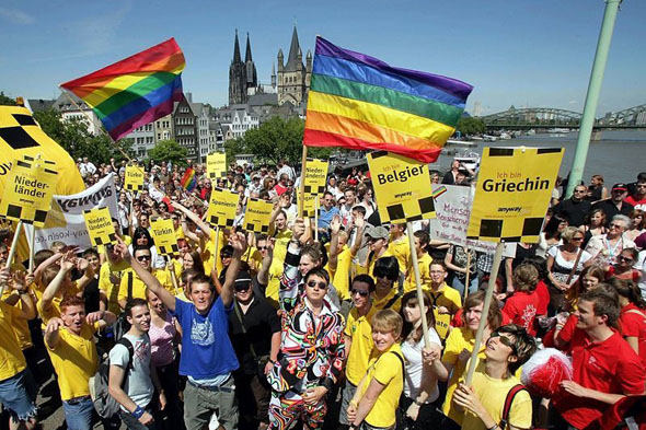 Budapeşte'de saldırı, Köln'de hoşgörü ve barış dilekleri Kaos GL - LGBTİ+ Haber Portalı