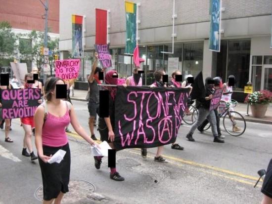 Pembe-Kara Blok, Pittsburgh Pride Yürüyüşündeydi! Kaos GL - LGBTİ+ Haber Portalı