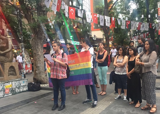 Onur Yürüyüşü engellemesi Ankara&rsquo;da protesto edildi Kaos GL - LGBTİ+ Haber Portalı