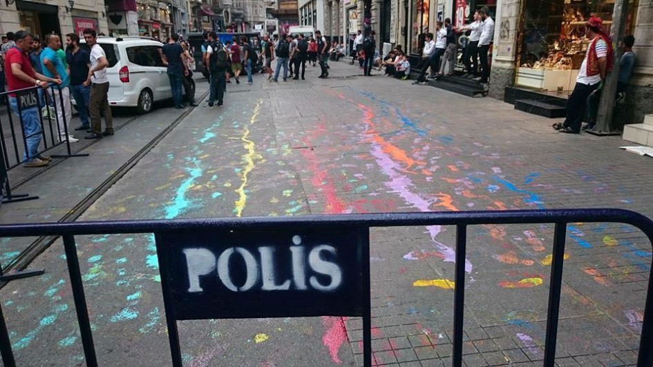Dağınıklık hiç bu kadar politik olmamıştı Kaos GL - LGBTİ+ Haber Portalı