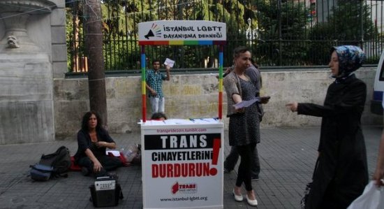 Trans Cinayetlerini Durdurun Standına Polis Müdahale Etti Kaos GL - LGBTİ+ Haber Portalı