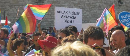 Onur Yürüyüşünde Gökkuşağı Her Renkten Dalgalandı Kaos GL - LGBTİ+ Haber Portalı
