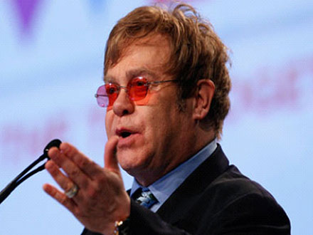 Elton John AIDS Konferansında Kaos GL - LGBTİ+ Haber Portalı