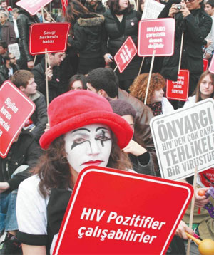 Pozitif&rsquo; hayat bilgisi sıfır! Kaos GL - LGBTİ+ Haber Portalı