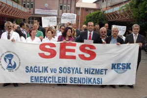 Sağlıkta Dönüşüm Politikası Mutlu Doktor Bırakmadı! Kaos GL - LGBTİ+ Haber Portalı