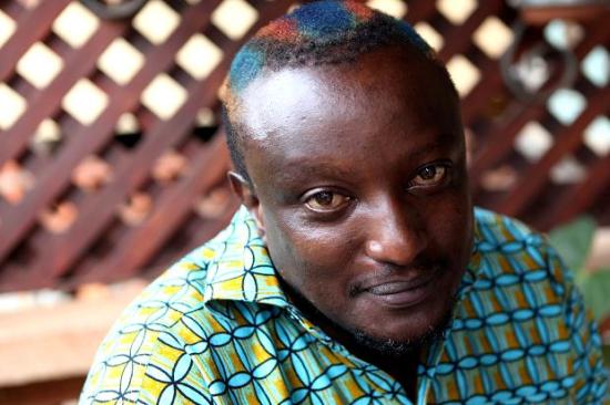 Kenyalı Yazar Binyavanga Wainaina: Ben Eşcinselim, Anneciğim Kaos GL - LGBTİ+ Haber Portalı