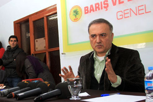 Murathan Mungan BDP Siyaset Akademisinde Ders Verdi Kaos GL - LGBTİ+ Haber Portalı