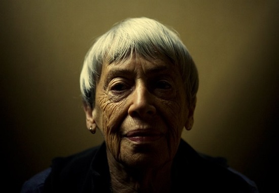 Ursula K. Le Guin&rsquo;den, hayali hikaye anlatıcılığının algımızı nasıl genişlettiği üzerine Kaos GL - LGBTİ+ Haber Portalı