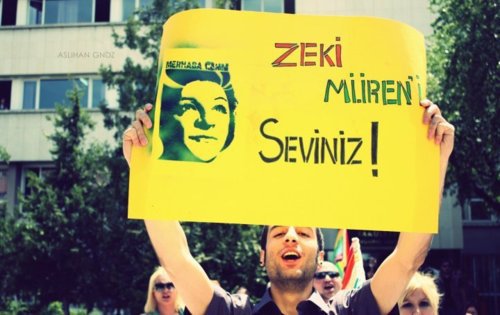"bir gün elbette zeki müreni seviceksiniz" Kaos GL - LGBTİ+ Haber Portalı