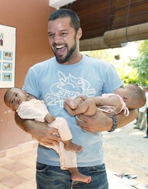Ricky Martin&rsquo;in Kitabı Çıkıyor Kaos GL - LGBTİ+ Haber Portalı