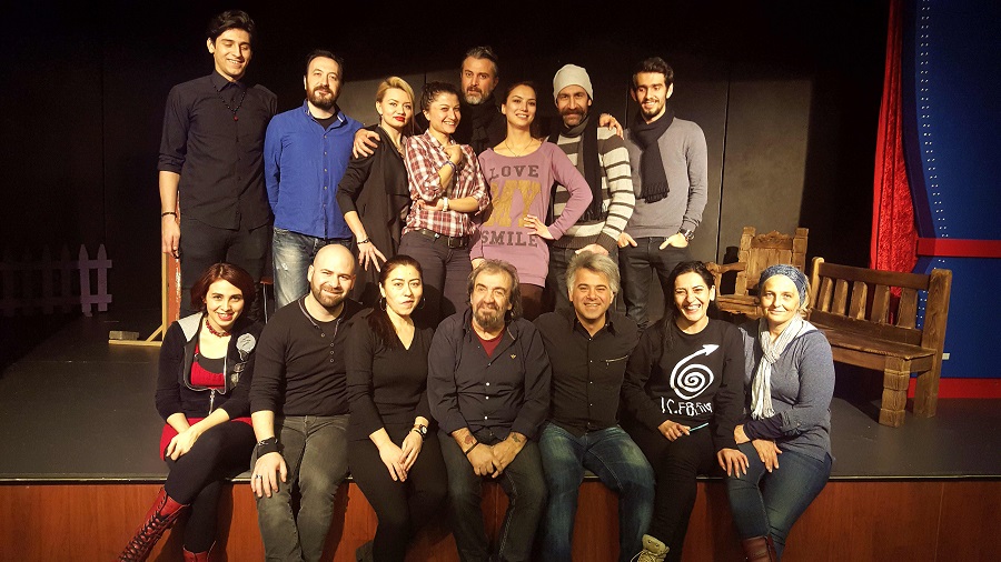 Mahallenin ablası, tuhafiyeci bir travestinin günlüğü&rsquo; sahnelenecek Kaos GL - LGBTİ+ Haber Portalı