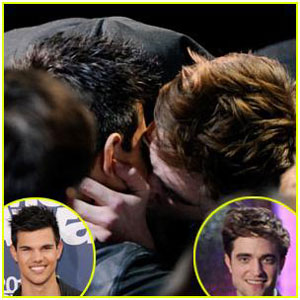 Pattinson ve Lautner MTV Film Ödüllerinde Öpüştü  Kaos GL - LGBTİ+ Haber Portalı