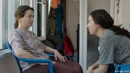Aksu Bora ile röportaj: Toz Bezi&rsquo;nde kadınlık sınavları Kaos GL - LGBTİ+ Haber Portalı
