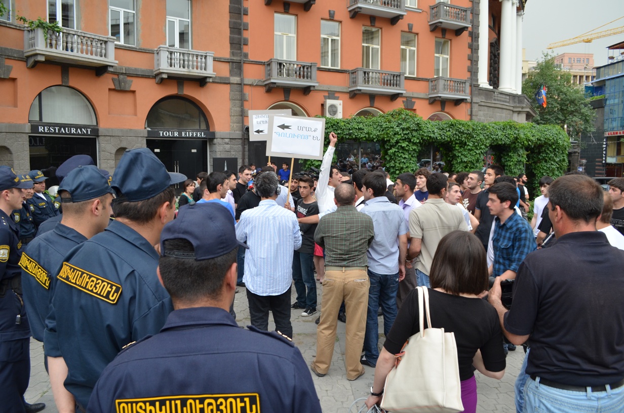 Extremists attacked Diversity March in Yerevan Kaos GL - News Portal for LGBTI+