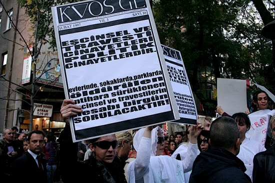Heteroseksizmden LGBT Toplumuna Bayram Hediyesi: Boğazı Kesilerek Öldürülen Bir Trans! Kaos GL - LGBTİ+ Haber Portalı