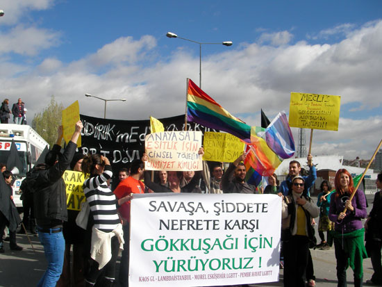 Demokratik Anayasa! Yani Ne Demek İstiyorsun? Kaos GL - LGBTİ+ Haber Portalı