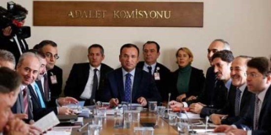 İktidar Kendi Tasarımını Dayatıyor! Kaos GL - LGBTİ+ Haber Portalı
