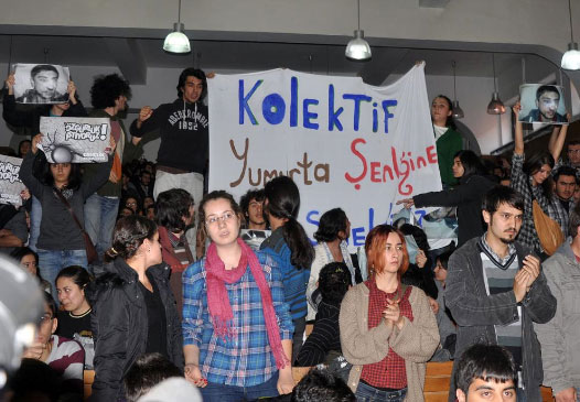Şemsiyeler Burhan Kuzu&rsquo;yu Korumaya Yetmedi Kaos GL - LGBTİ+ Haber Portalı