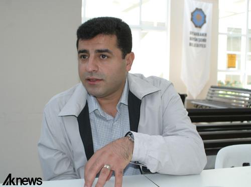 Demirtaş: &lsquo;Enkazın altında kalan devlet olmuştur&rsquo; Kaos GL - LGBTİ+ Haber Portalı
